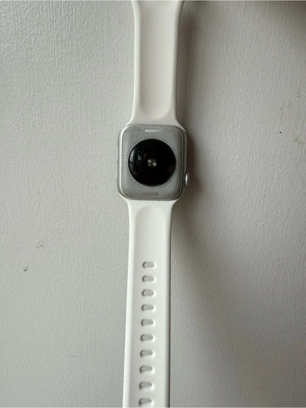 Apple Watch SE 40mm - White Sport Band Smartwatch